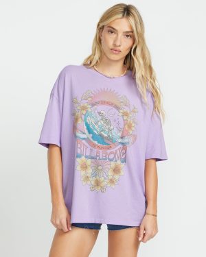 Goes Around Here Tee - Peaceful Lilac
